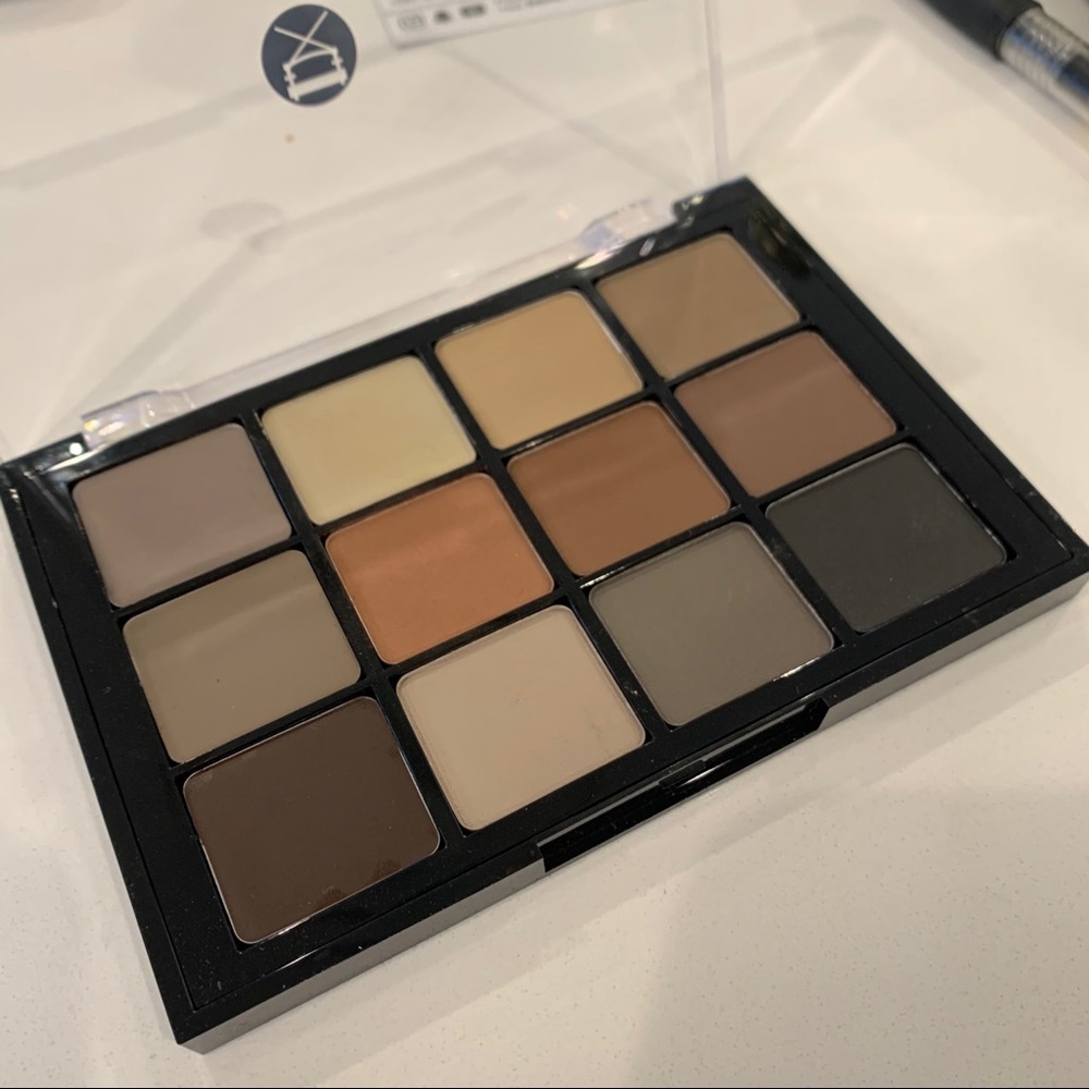 Viseart Eyeshadow and Eyebrow Palette Structure